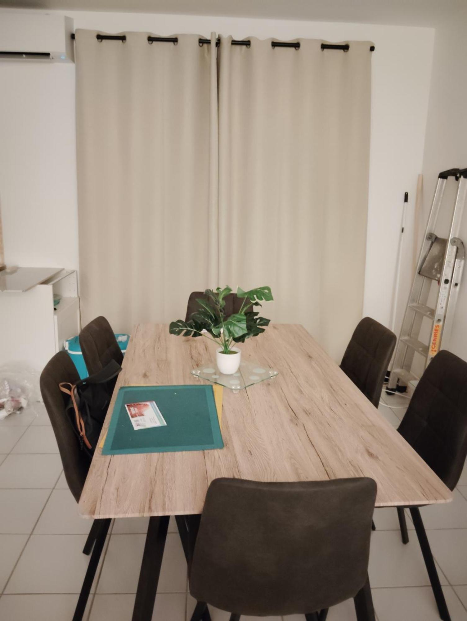 Appartement Climatise Avec Parking A อัลบี ภายนอก รูปภาพ