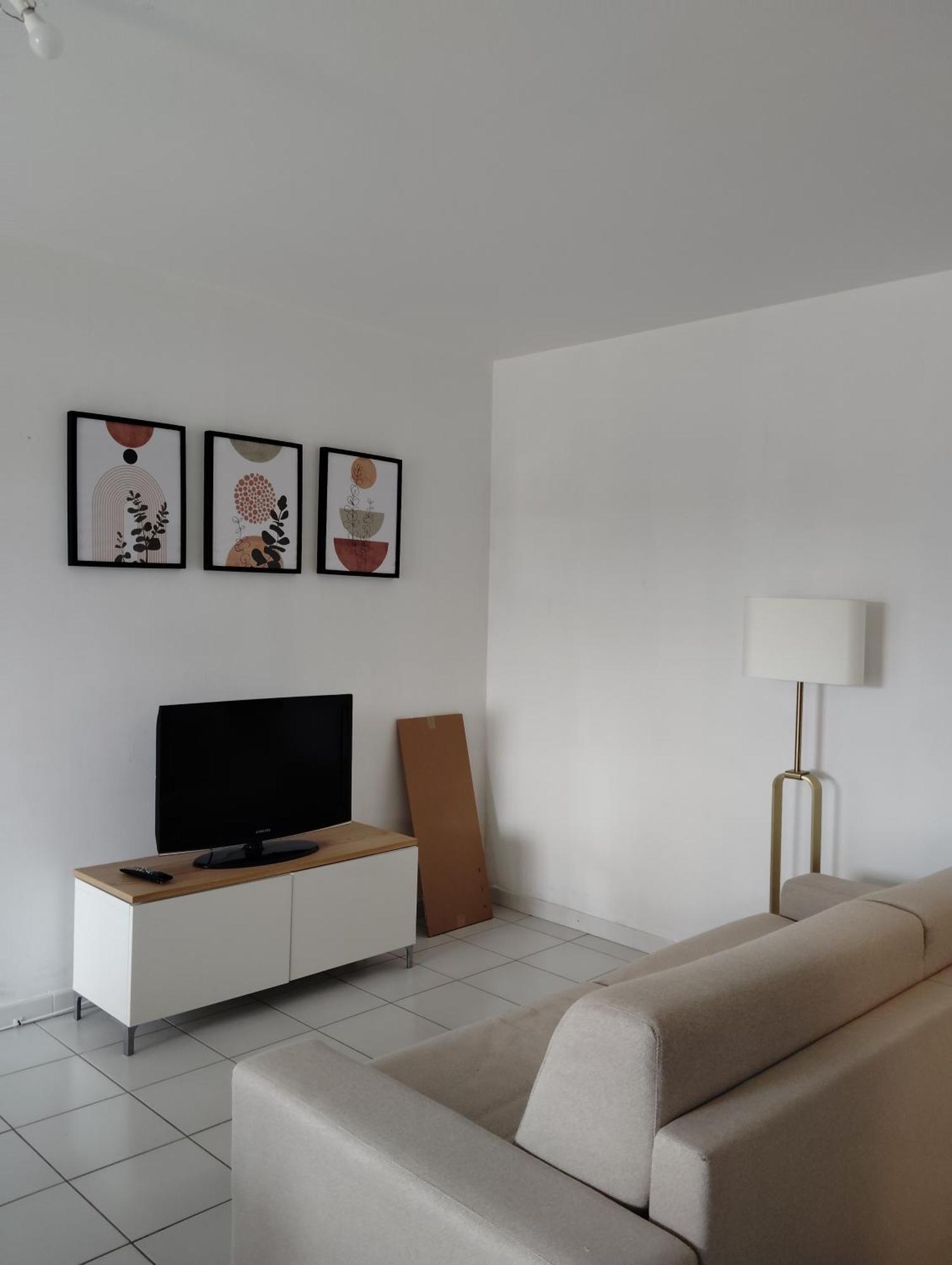 Appartement Climatise Avec Parking A อัลบี ภายนอก รูปภาพ